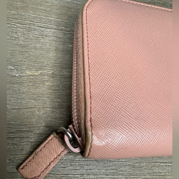 Prada Wallet - Picture 4 of 8